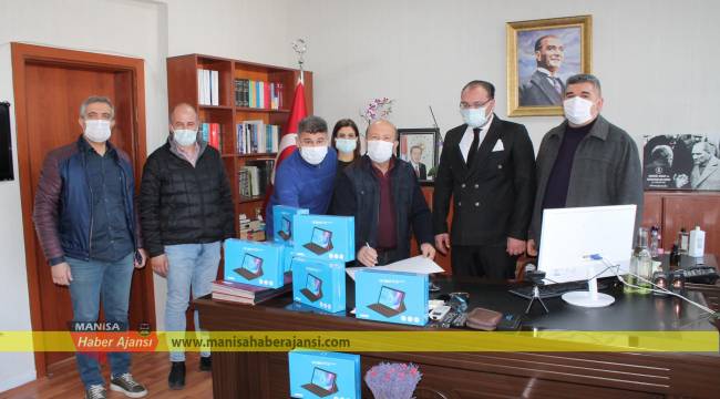 Alaşehir Ticaret ve Sanayi Odası'ndan 65 öğrenciye tablet