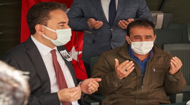 Babacan’dan şehit ailesine taziye ziyareti