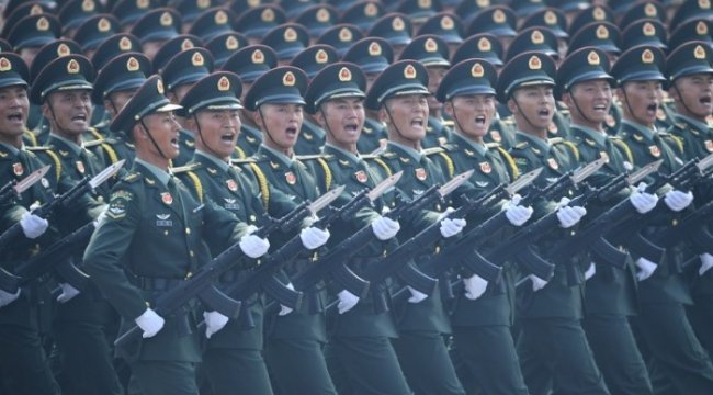 Çin Cumhurbaşkanı Xi, uluslararası askerî işbirliğine dair talimatı imzaladı