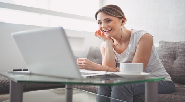 Evden çalışma ve eğitim teknolojik ürünlerin satışını artırdı