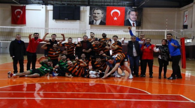 Filenin kaplanları set vermeden kazandı