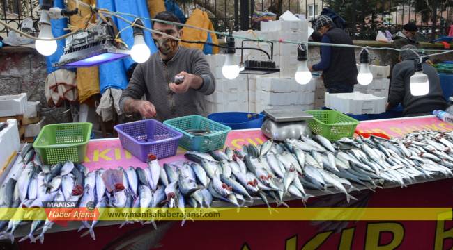 Hamsi yeniden tezgahta    Karadeniz'de 40 lira Manisa'da 25 lira
