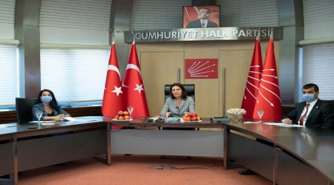 Karabıyık: 700 bin öğretmene, 20 bin atama müjde olarak açıklandı