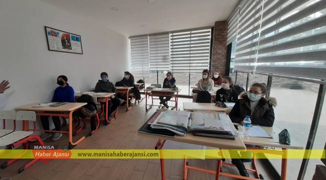 Öğrencinin başarısı aile terapisti ile sağlanacak