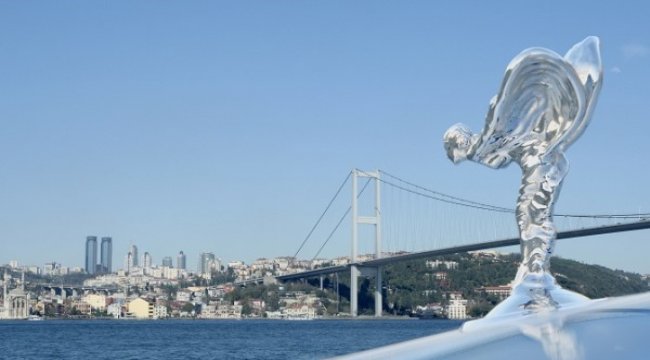 Rolls-Royce Spirit of Ecstasy:Hala yüksekten uçuyor