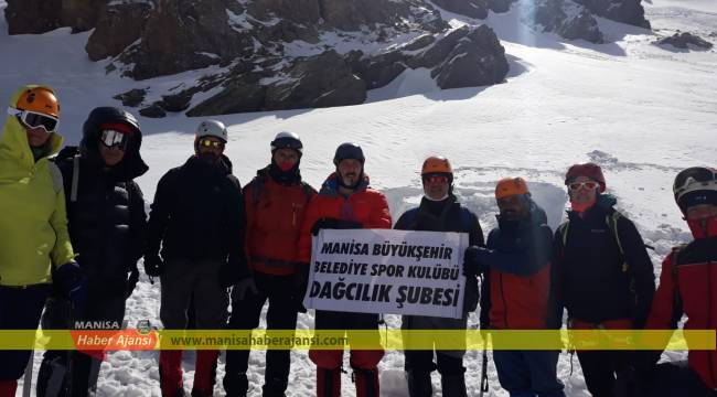 Dağcılarımız, Erciyes’in Zirvesinde TDF Eğitimine Katıldı