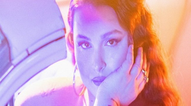 Hazel yeni şarkısını dinleyicilerin beğenisine sundu: “Dünya”