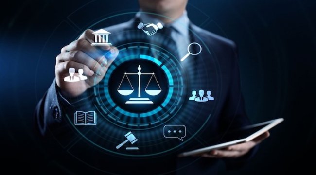 Hukuk bürolarının %56’sı akıllı teknolojilerin peşinde