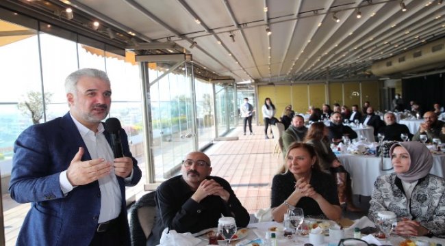 İl Başkanı Kabaktepe, tiyatrocularla buluştu