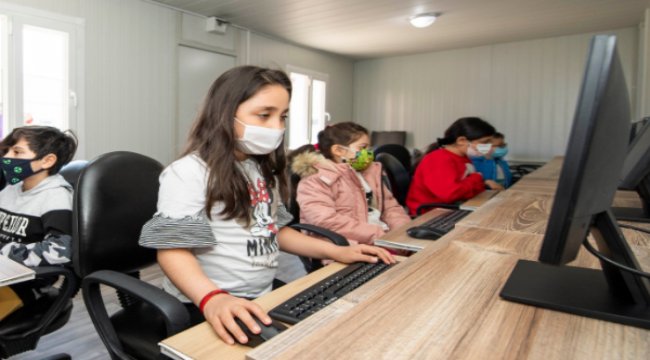 İzmir’de deprem dayanışması sürüyor