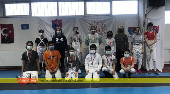 Kılıçlar 18 Mart Çanakkale şehitleri için yarıştı...
