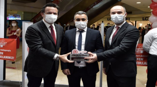 Mağaza sayısını 82’ye çıkardı