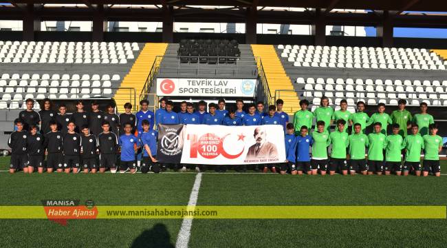 Manisa FK Akademi İstiklal Marşı'nın 100. yılını kutladı