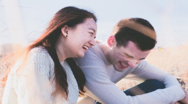 Mizah, yapana da maruz kalana da iyi geliyor