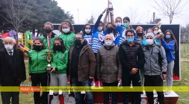 SALİHLİ 1922 ATLETİZMDE ŞAMPİYON OLDU