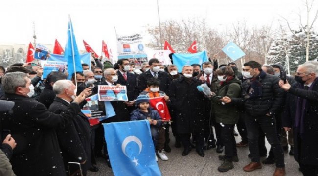 Uysal: “Bu fotoğrafı tarihe not düşelim”