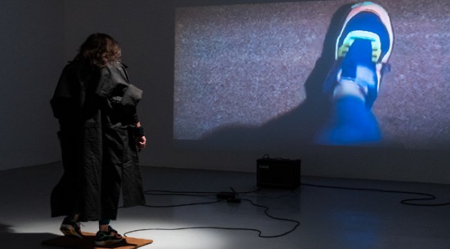 Akbank Sanat'dan 29 Nisan Dünya Dans Günü'ne özel sola dans