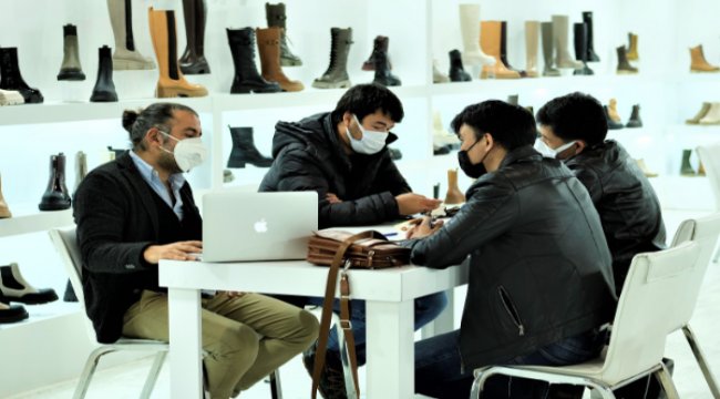 AYMOD Fuarı’nda ticaret konuşuldu, imzalar atıldı