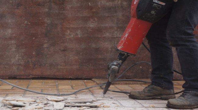 Beylikdüzü'nde 260 dairelik sitede yıkımlar başladı