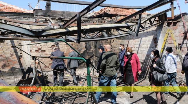 Büyükşehir, Evleri Yangında Zarar Gören Vatandaşları Yalnız Bırakmadı