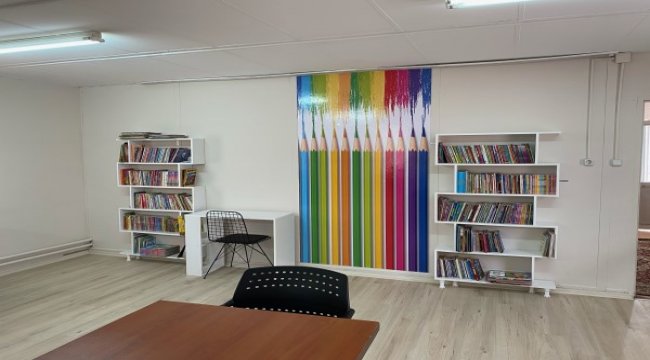 Elazığ Akçakiraz İlkokulu&#039;na yeni bir kütüphane kazandırdı