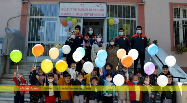 Kütüphanede önce kitap sonra spor