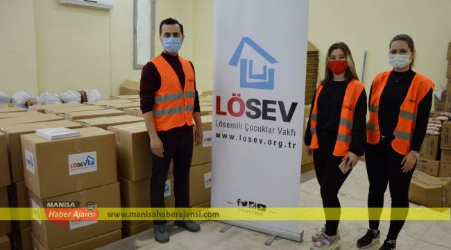 LÖSEV Manisa’da ailelere Ramazan kolisi desteği veriyor