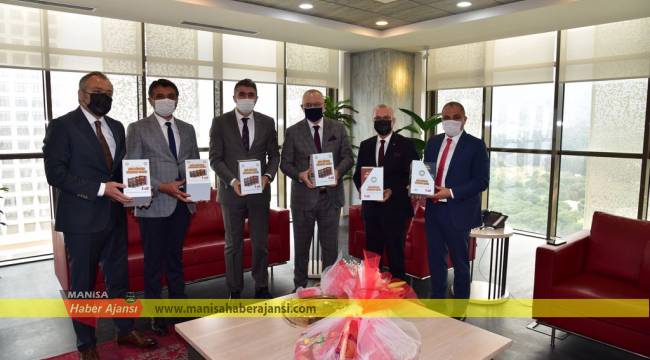 Manisa Büyükşehir Belediye Başkanı Cengiz Ergün'e yeni hizmet binasında hayırlı olsun ziyaretleri sürüyor.