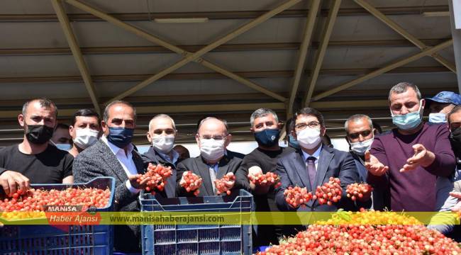 ŞEHZADELER KİRAZ PAZARI VALİ KARADENİZ’DEN TAM NOT ALDI