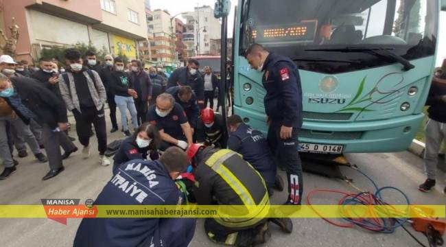 Yaşlı kadın otobüsün altında sürüklendi