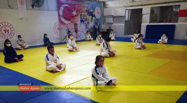 YUNUSEMRE JUDODA KUŞAK SINAVI HEYECANI YAŞANDI
