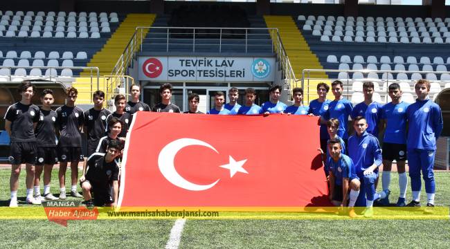 Manisa FK Akademisi sporcularımız 19 Mayıs'ı kutladı