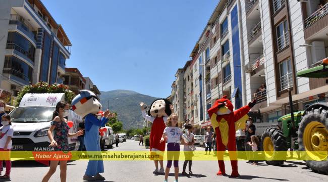 Şehzadeler Belediyesi Anneleri unutmadı