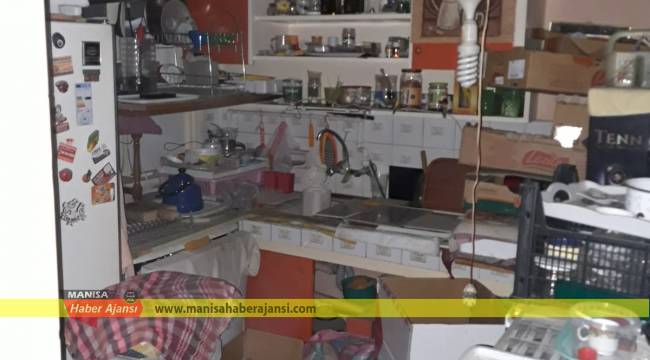 ŞEHZADELERDE BİR BİNADAN 6 KAMYON ÇÖP ÇIKARILDI