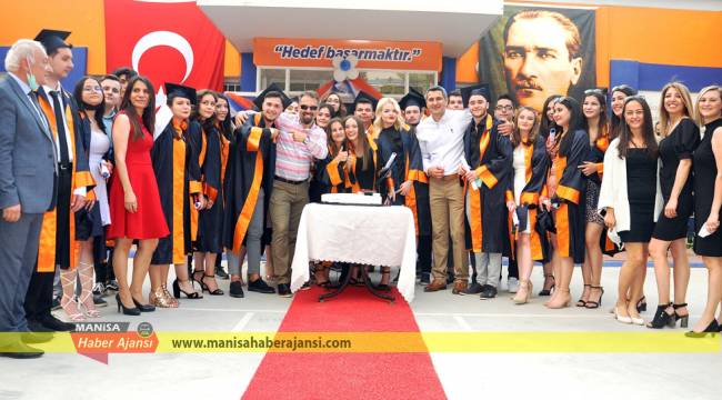 HEDEF ANADOLU LİSESİNDE MEZUNİYET COŞKUSU