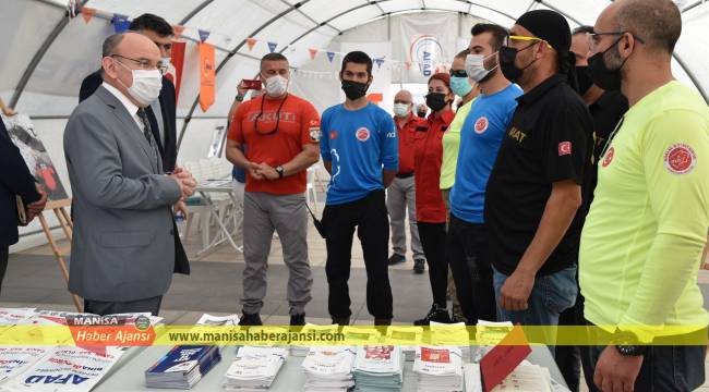 Vali Karadeniz, Afet Farkındalık Eğitimi Çadırını Gezdi