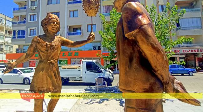 Covid 19 Geçiren Başkan İlçesine Sağlıkçı Anıtı Yaptırdı