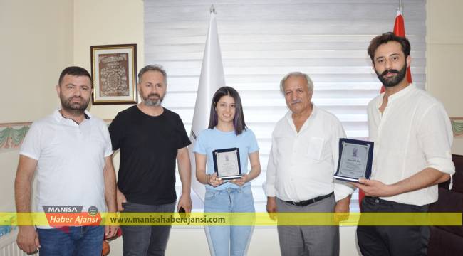 Manisa’nın gurur olan kuaförlere plaket