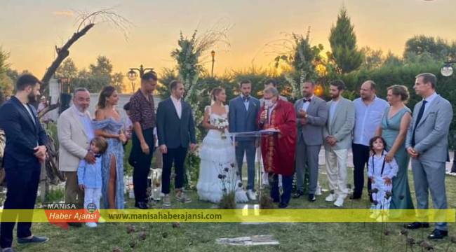ÜNLÜ OYUNCU MANİSA'DA NİKAH KIYDI