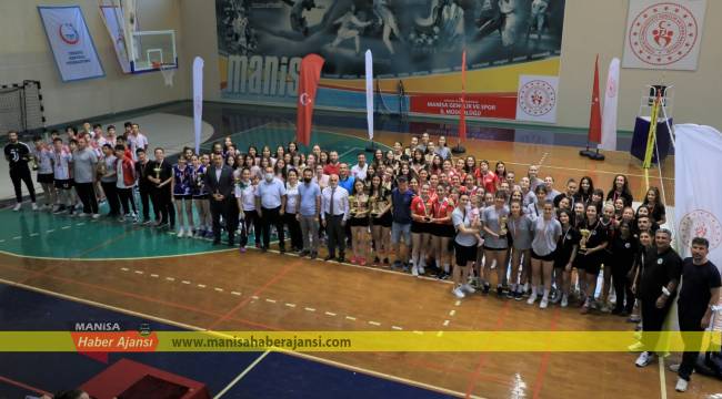 VALİLİK KUPASI VOLEYBOL TURNUVASI SONA ERDİ