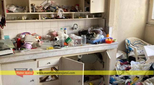 EVİNDEN ÜÇ KAMYON ÇÖP ÇIKTI