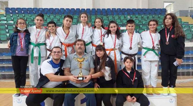 JUDOCULAR KÜTAHYA’DAN BİRİNCİLİKLE DÖNDÜ