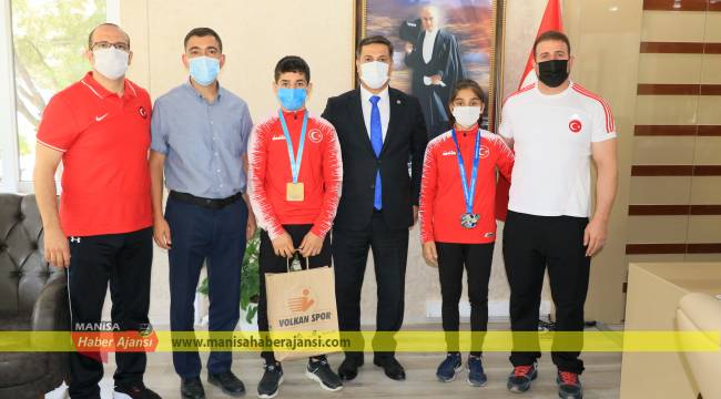 Yunus Öztürk'ten başarılı milli judoculara ödül