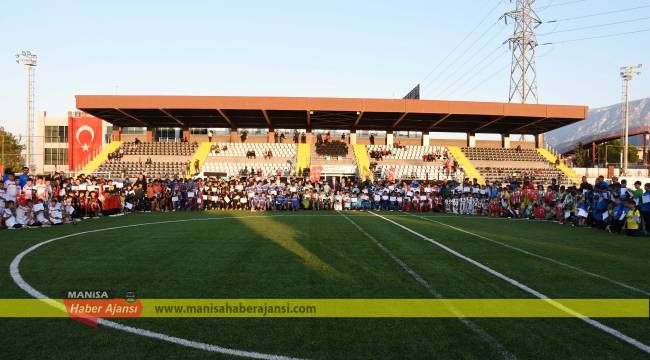 Cumhuriyet coşkusunu Futbol Şenliği ile yaşadık