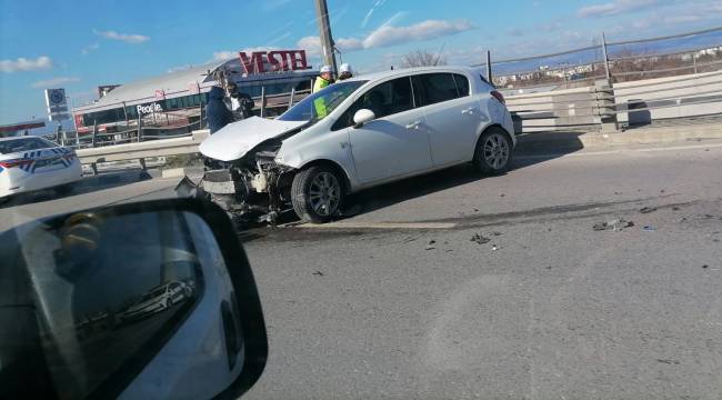 Alpaslan Türkeş Kavşağı 'da Trafik Kazası
