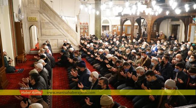 Sultan Camii'nin 500. üncü Yılında Eller Semaya Açıldı