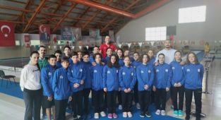 Belediyespor’un Yüzücüleri Madalyaya Kulaç Attı