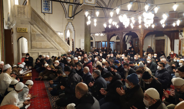 Sultan Camii 500. Yıl Sabah Namazı Buluşması Devam Ediyor