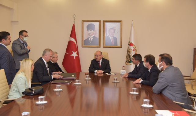 Ali Rıza Çevik Okulu’nun Yerine 32 Derslikli Yeni Bir Okul İçin İmzalar Atıldı