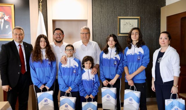 BAŞKAN ÇERÇİ'DEN TÜRKİYE ŞAMPİYONLARINA ÖDÜL